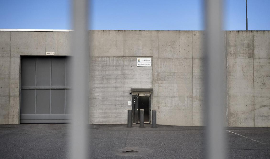 Flera fängelseanstalter, som den i Norrtälje, har fått det trångt med fler intagna. Arkivbild från 2016. Foto: Jessica Gow/TT