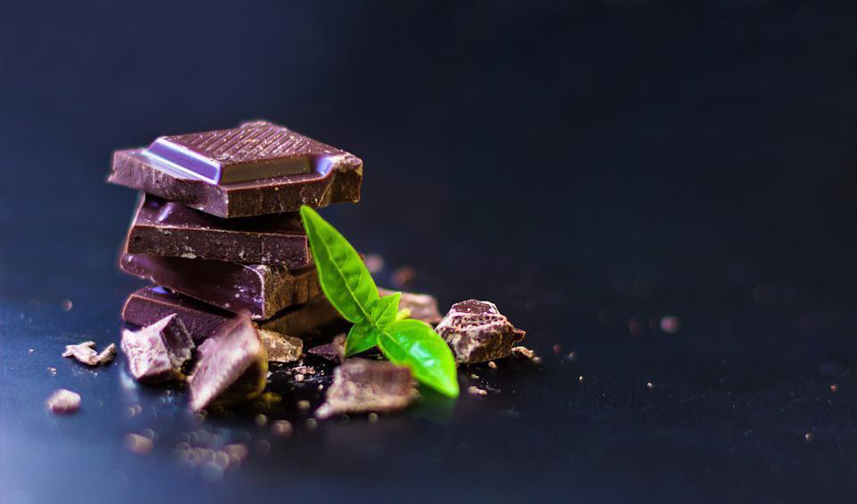 Mörk choklad har positiva effekter på bland annat hjärna, hjärta, kärl och hud, tack vare kakaons innehåll av flavonoler och antioxidanter. Foto: Theo Crazzolara  