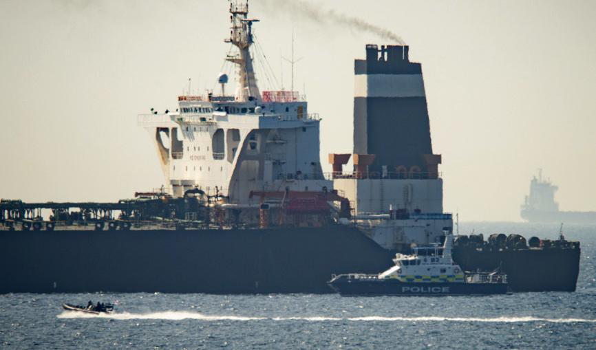 Iranska oljetankern Grace 1 för ankar vid det brittiska territoriet Gibraltar. Foto: Marcos Moreno/AP/TT