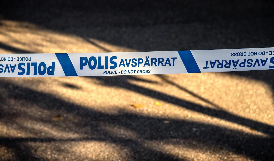Ett område på Monbijougatan i Malmö spärrades av efter att ett misstänkt farligt föremål har hittats. Ett liknande larm kom in till polisen under torsdagen. Foto: Anders Wiklund/TT-arkivbild