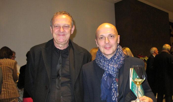 

Davide Bombana (till höger) besökte Shen Yun Performing Arts premiärföreställning på Teatro del Maggio Musicale Fiorentino, den 27 december 2019. Foto: The Epoch Times.                                                                                                