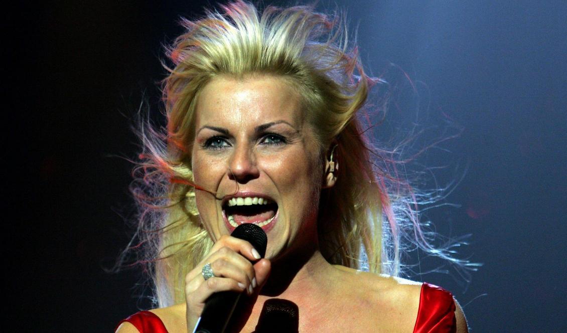 Josefin Nilsson i Melodifestivalen 2005. Foto: Jack Mikrut/Scanpix/TT-arkivbild