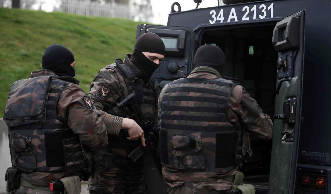
Turkisk polis har gripit närmare 150 misstänkta IS-medlemmar. Foto: Emrah Gurel/AP/TT-arkivbild                                                