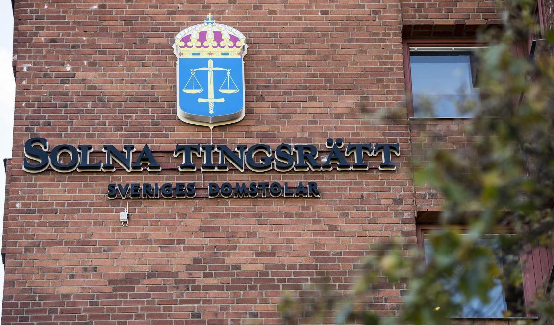 Tre män har häktats i Solna tingsrätt misstänkta för mord. Foto: Pontus Lundahl/TT-arkivbild