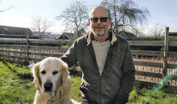 

Professorn Ronald Kröger och hunden Kevin är båda nyckelfigurer i forskningen om hundarnas tidigare okända värmesinne. Foto: Privat                                                                                                