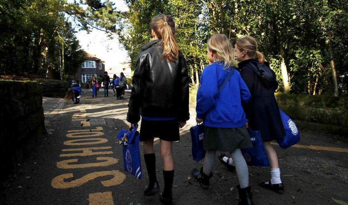 


ENGLAND: Varningen från hälsomyndigheterna om sjukdomstillståndet som uppstått hos vissa barn kommer i samband med att skolor planeras att öppna i Storbritannien efter att ha varit stängda en tid. Foto: Clive Brunskill, Getty Images
                                                                                                                                                