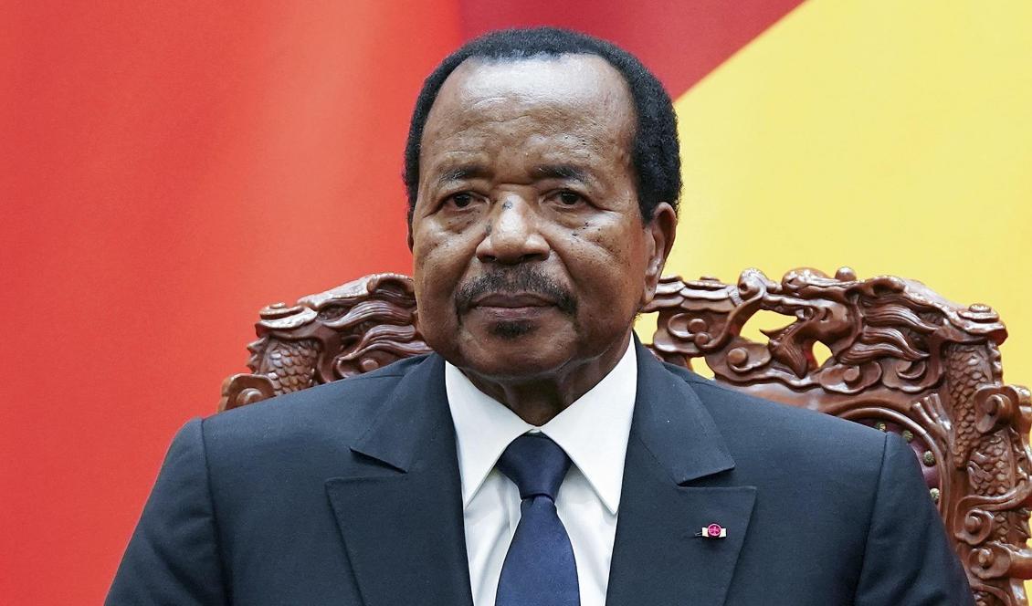 Kameruns president Paul Biya undertecknade ett dekret i april som möjliggör att vissa fångar får sina fängelsestraff omvandlade och kan släppas på fri fot. Foto: Lintao Zhang/AP/TT-arkivbild