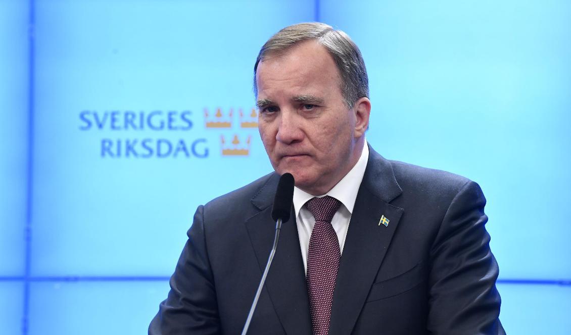 Statsminister Stefan Löfven (S) håller fast vid att den svenska coronastrategin är rätt. Foto: Henrik Montgomery/TT