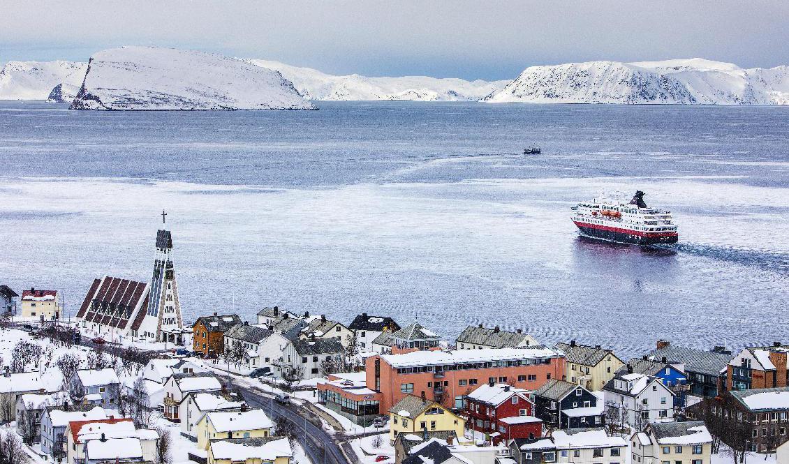 Hurtigrutens fartyg har i vanliga fall dagliga avgångar mellan Bergen och Kirkenes, men bedriver även kryssningsresor runt om i världen. Foto: Ole Berg-Rusten NTB/Scanpix/TT-arkivbild