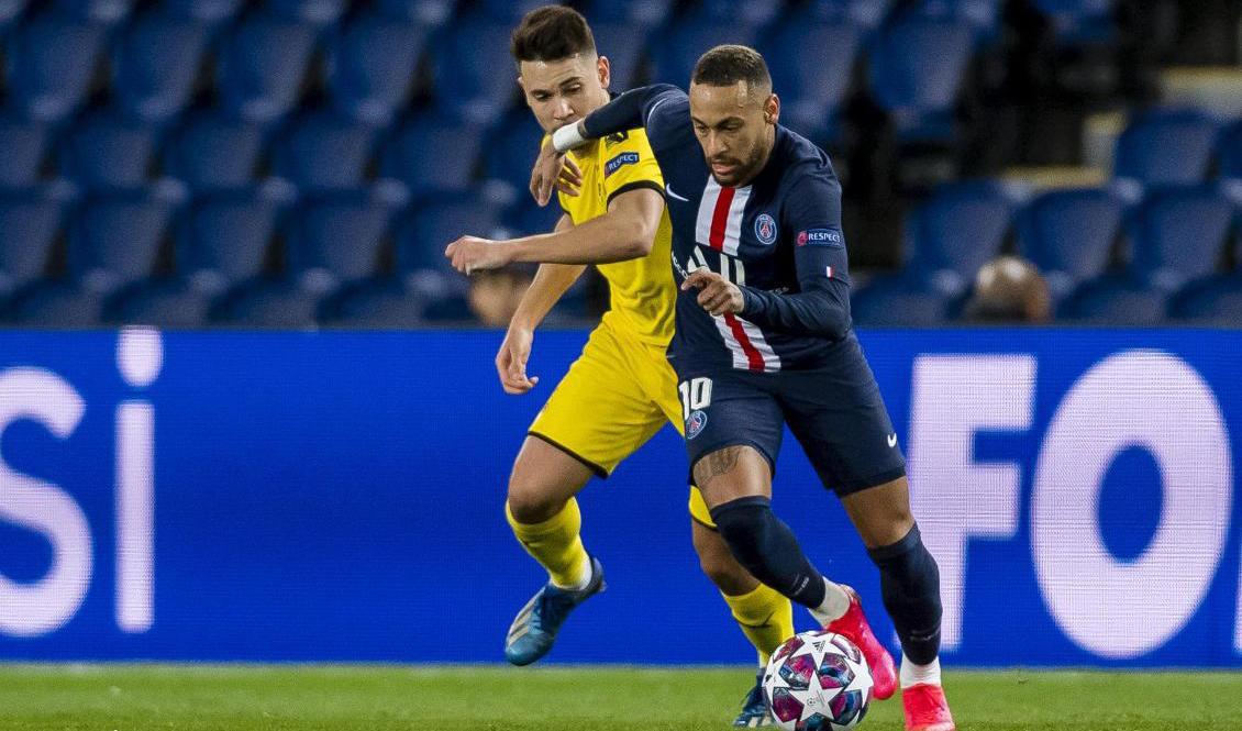 Neymar och hans PSG ser ut att få spela inför publik framöver. Foto: AP/TT-arkivbild