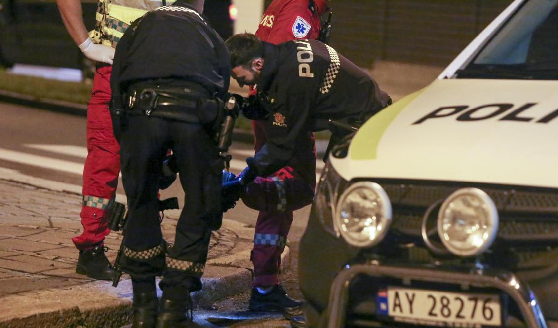 Tre kvinnor blev knivstuckna i norska Sarpsborg sent på tisdagskvällen. En av dem har avlidit av sina skador. Foto: Nyhetstips.no/NTB Scanpix/TT