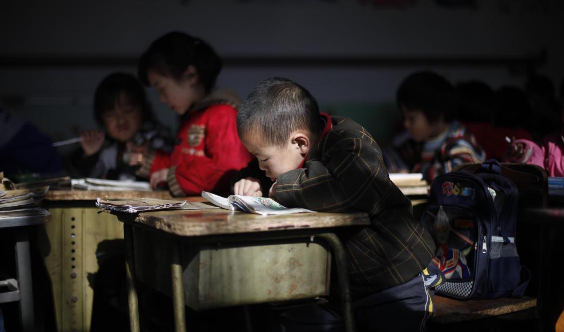 Kinesiska myndigheter kommer till skolor och arbetsplatser för att samla in dna utan att säga varför eller vad det handlar om, enligt Sophie Richardson på HRW:s Kinaavdelning. Foto: Elizabeth Dalziel/AP/TT-arkivbild