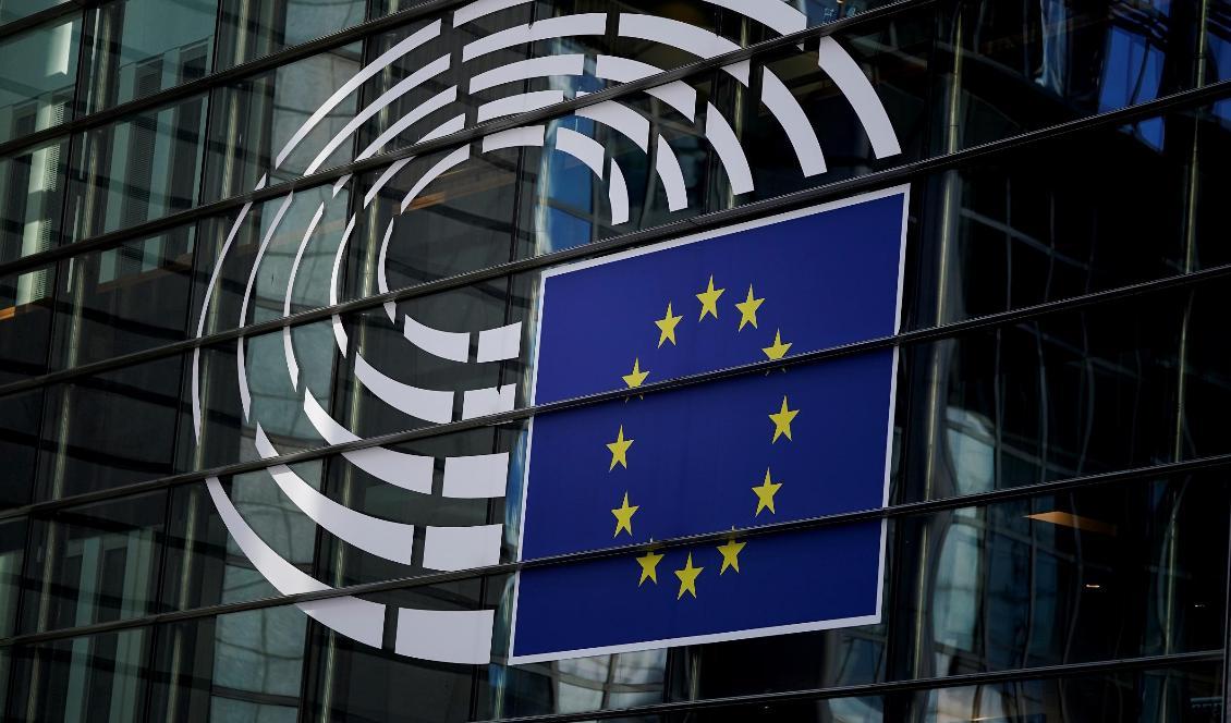 
Bild på EU:s logga i Bryssel. Foto: Kenzo Tribouillard/AFP via Getty Images                                            