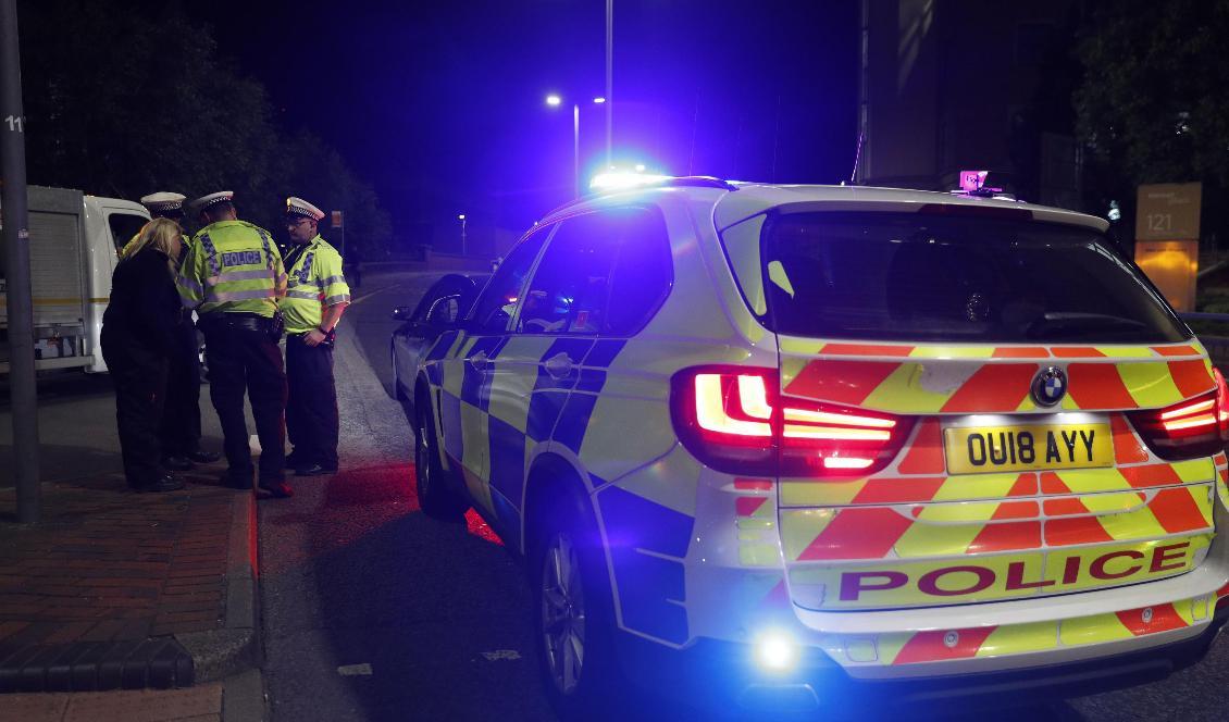 
Poliser i centrala Reading i Storbritannien den 20 juni 2020 efter att en knivattack ägde rum i en park. Foto: Adrian Dennis/AFP via Getty Images                                            