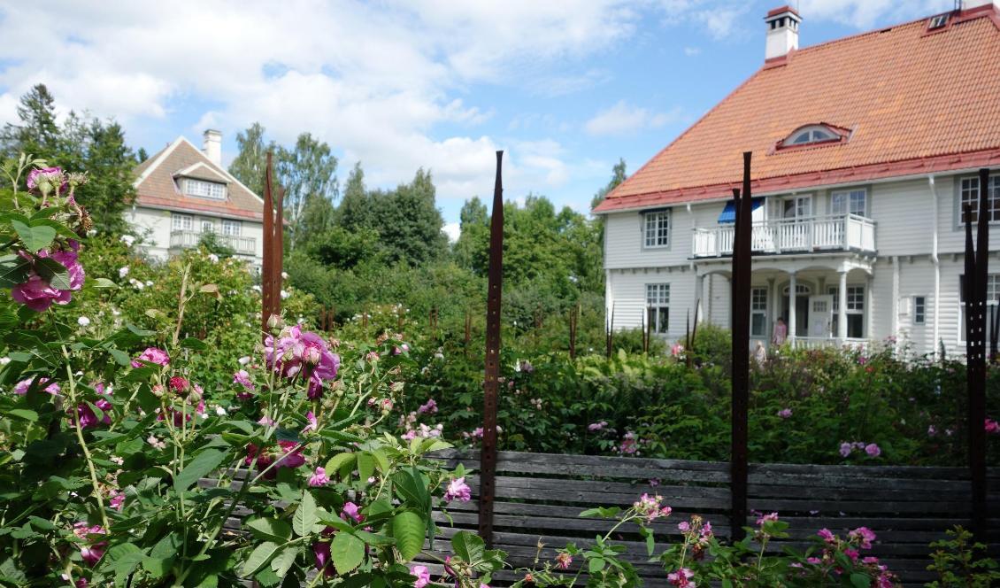 Trädgårdens Hus invid Rosträdgården i Wij Trädgårdar i Ockelbo, rymmer café, restaurang och boende. Foto: Eva Sagerfors/Epoch Times