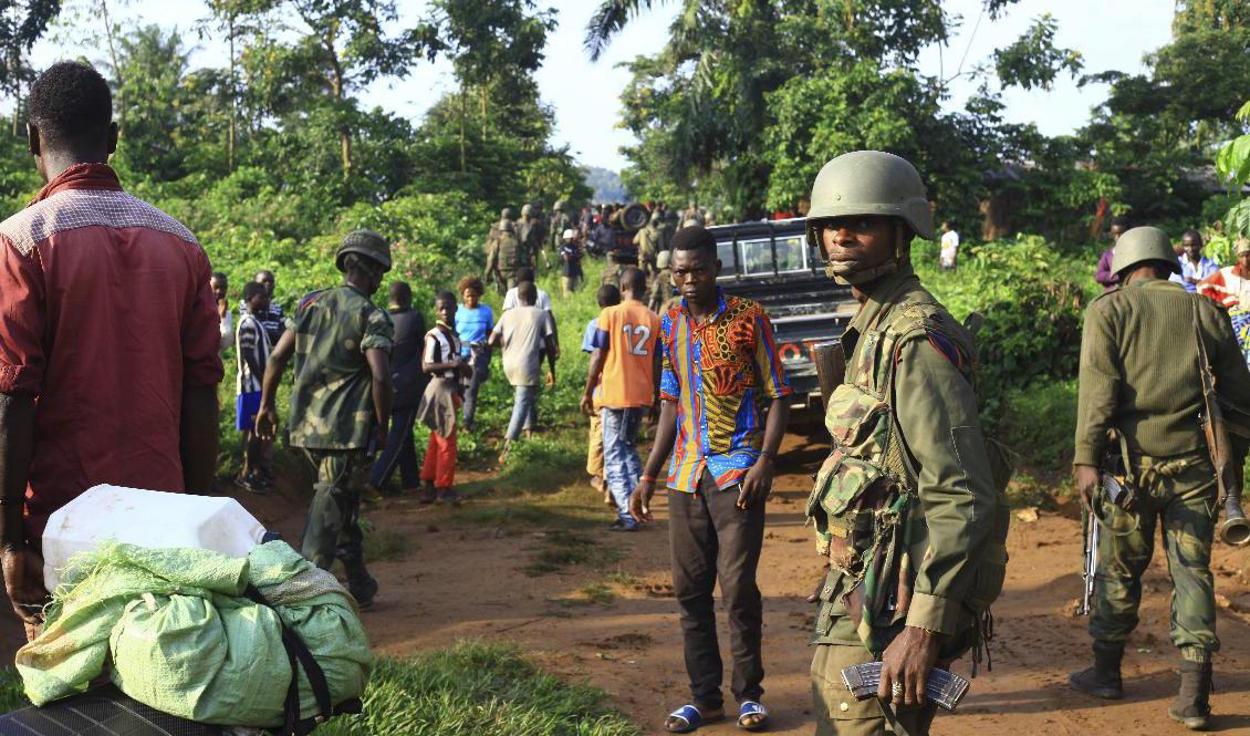 Regeringssoldater patrullerar nära staden Beni i östra Kongo-Kinshasa efter en ADF-attack 2018. Arkivbild. Foto: Al-hadji Kudra Maliro/AP/TT