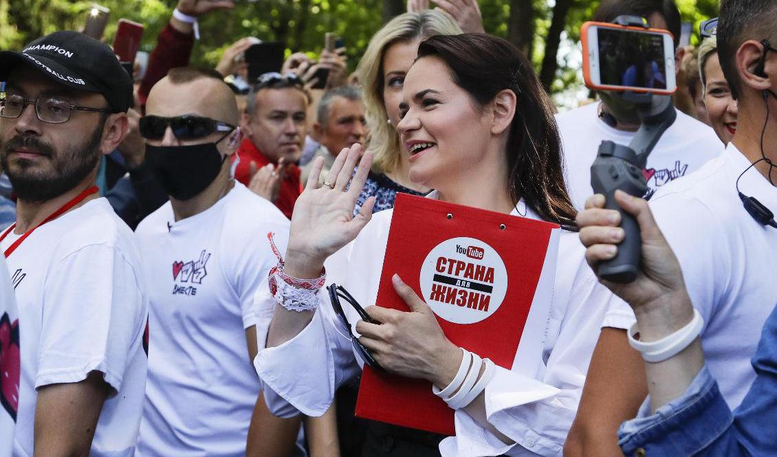 Den belarusiska oppositionsledaren Svetlana Tichanovskaja, som drivits i exil, ska träffa Tysklands förbundskansler Angela Merkel. Arkivbild. Foto: Sergej Grits/AP/TT