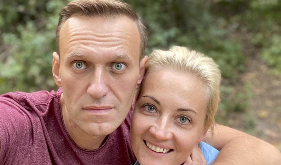 Ett foto utlagt av Aleksej Navalnyj på Instagram den 25 september föreställande honom själv och hans fru Julia. Foto: Aleksej Navalnyj/Instagram/AP/TT