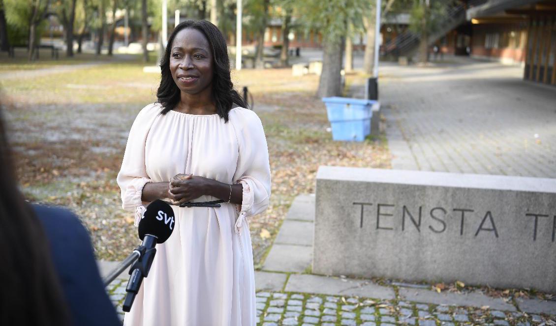 Partiledaren Nyamko Sabuni höll tal vid Liberalernas partiråd i Tensta i norra Stockholm på söndagen. Foto: Pontus Lundahl/TT