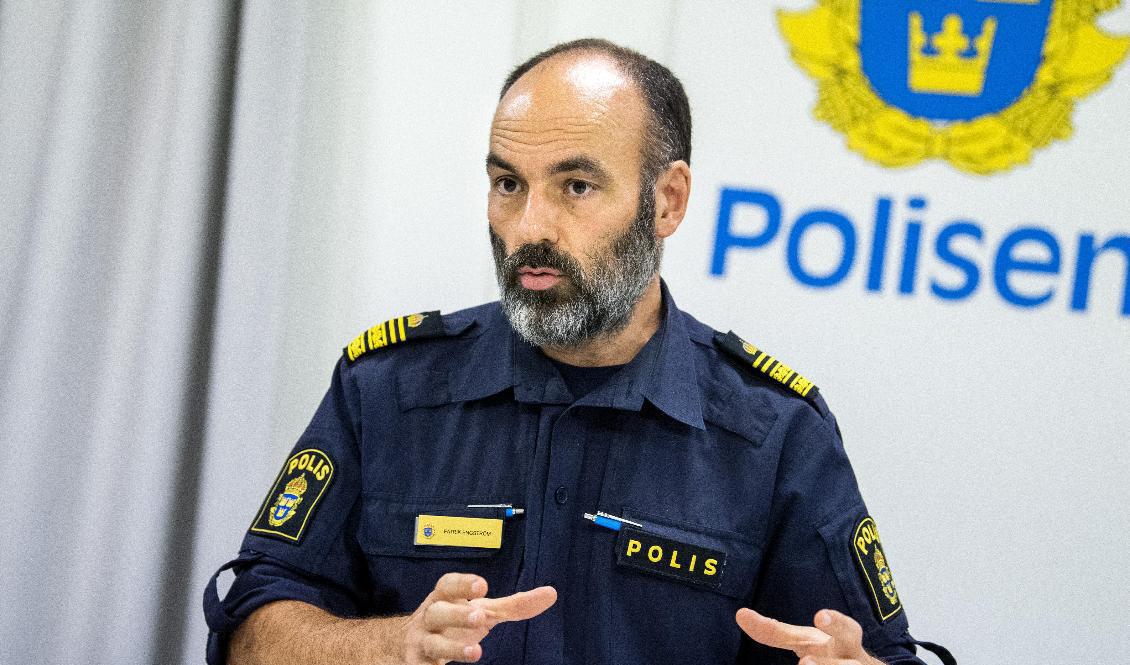 Många av de som kom 2015 och fått avslag har gått under jord och polisen hittar långtifrån alla. Patrik Engström är chef för gränspolisen vid Noa. Foto: Claudio Bresciani/TT