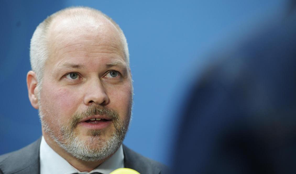 Justitie- och migrationsminister Morgan Johansson (S) står fast vid att straffrabatten för unga brottslingar ska tas bort vid allvarliga brott. Arkivbild. Amir Nabizadeh/TT