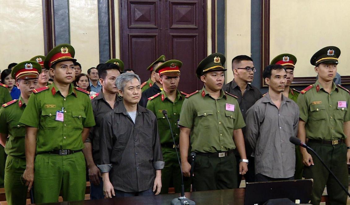 

Aktivister vid en rättegång i Ho Chi Minh-staden. Den 5 oktober 2018 dömdes fem aktivister upp till 15 års fängelse för att ”ha försökt omstörta staten”. Foto: Vietnam News Agency/AFP via Getty Images                                                                                        
