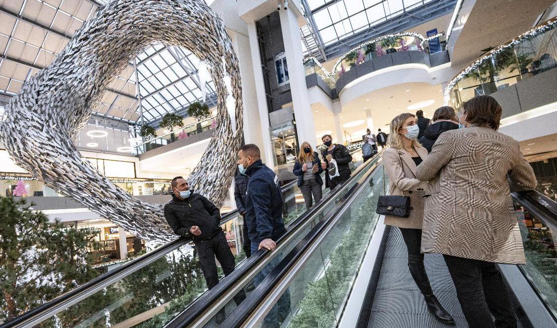 En ny stor nedstängning i Danmark har tillkännagivits av statsminister Mette Frederiksen. Från och med torsdagen måste alla köpcenter stänga. Foto: Johan Nilsson/TT
