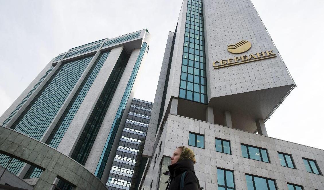 Banken Sberbank varnar för att cyberbrottslighet kostar ryska privatpersoner och företag 400 miljarder kronor. Arkivbild. Foto: Pavel Golovkin/AP/TT