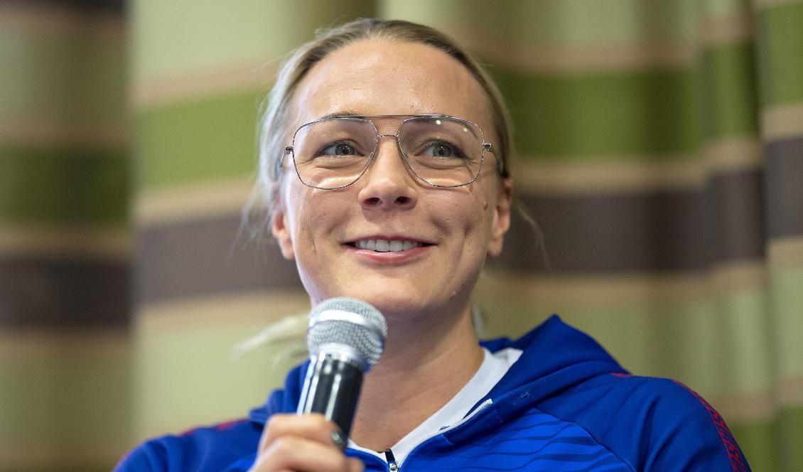 



Sara Sjöström talar under en presskonferens i London den 22 november 2019. Foto: Justin Setterfield/Getty Images                                                                                                                                                                                