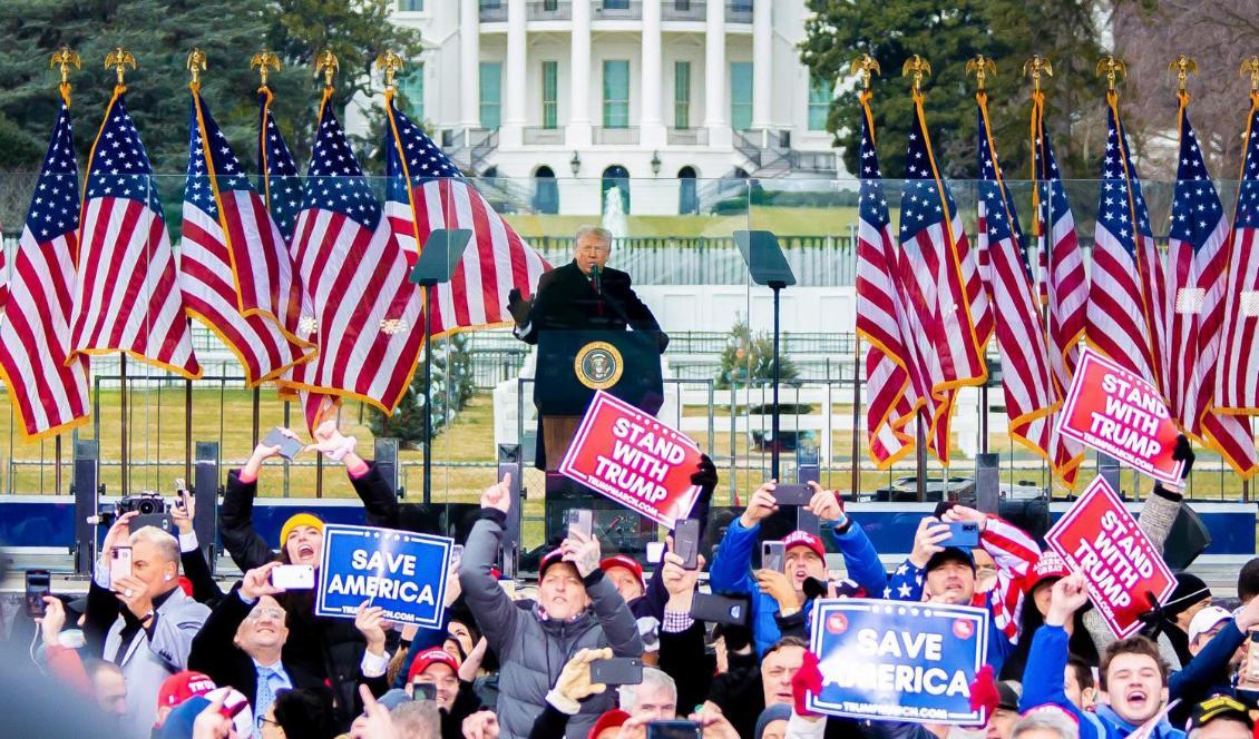 

Donald Trump talar i Washington D.C. till sina anhängare den 6 januari 2021. Foto: Lisa Fan/Epoch Times                                                                                        