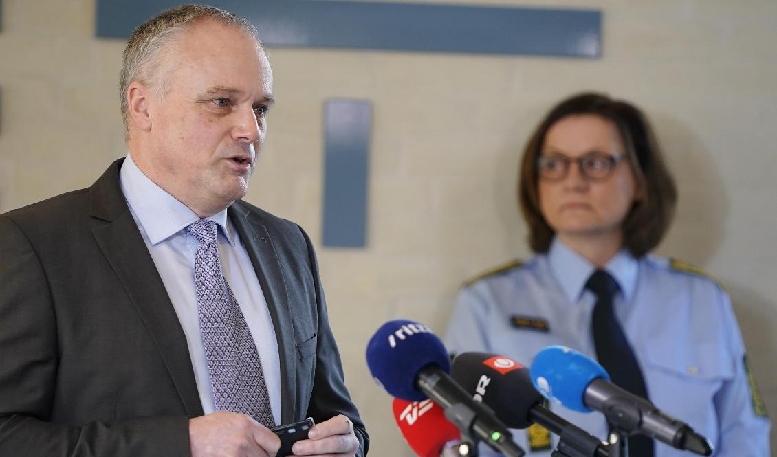 Flemming Drejer, operativ chef för den danska säkerhetspolisen, och Lene Sørensen, chef för polisen i Midt- och Vestsjælland, under en pressträff om det dansk-tyska tillslaget mot 14 personer som misstänks för terrorplaner. Foto: Liselotte Sabroe/Ritzau Scanpix/TT