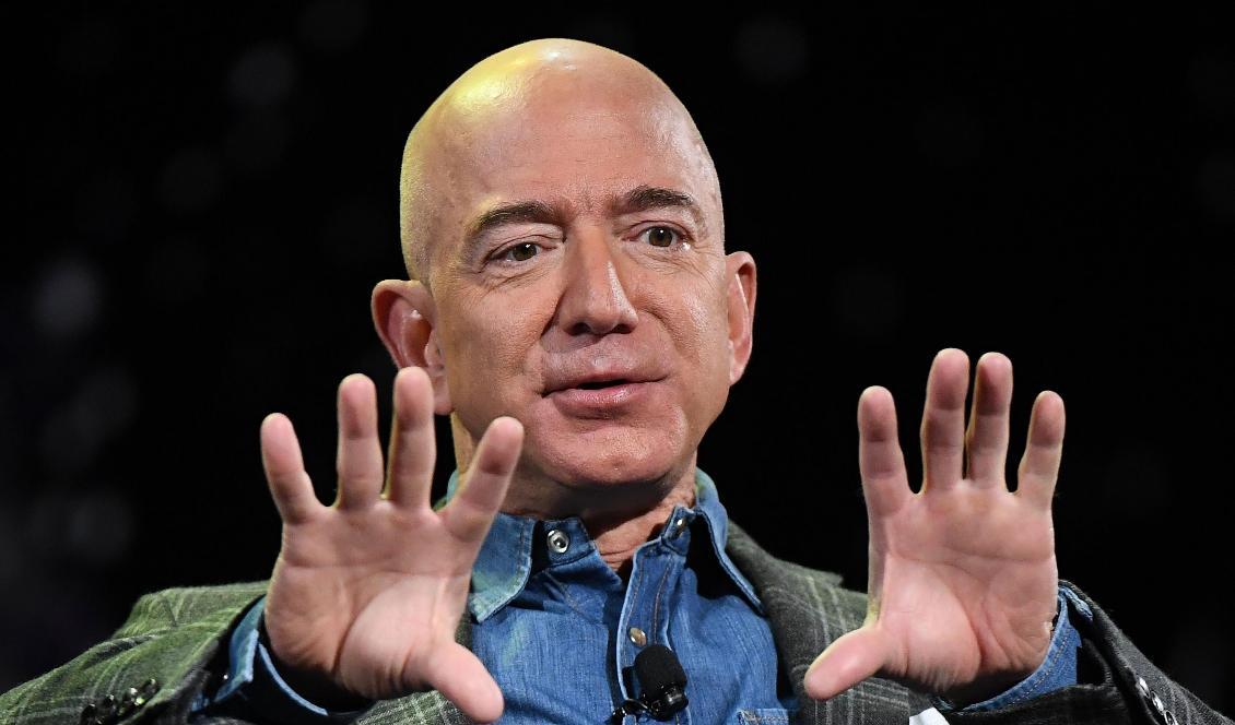 
Amazons grundare Jeff Bezos slutar som vd och kommer i stället att ha rollen som styrelseordförande. Foto: Mark Ratston/AFP via Getty Images                                            