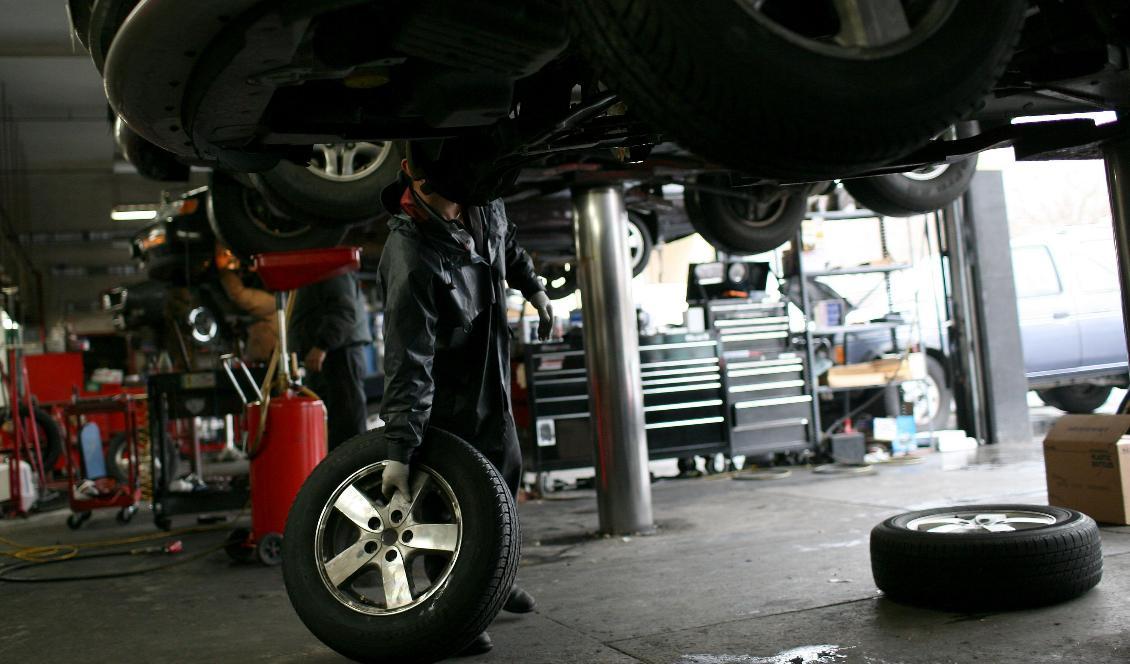 Flera bilverkstäder och bilvårdsföretag har brister i arbetsmiljön och det förekommer även illegal arbetskraft. Foto: Justin Sullivan/Getty Images