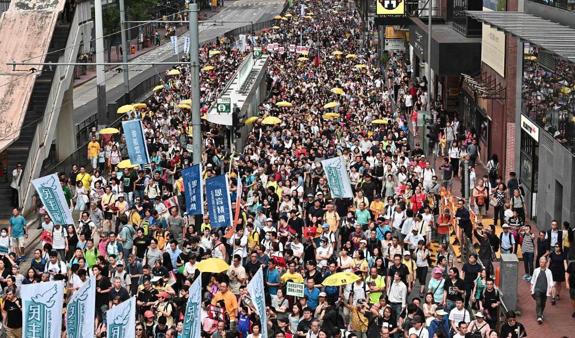 Den prodemokratiska proteströrelsen i Hongkong har nominerats till Nobels fredspris av en grupp lagstiftare i USA. På bilden syns demonstranter i Hongkong den 28 april 2019. Foto: Anthony Wallace/AFP via Getty Images