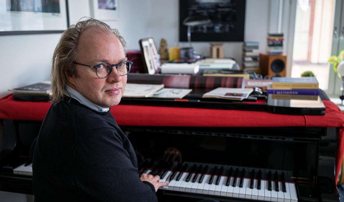 Pianisten Roland Pöntinen firar 40 år som artist. Foto: Sofia Drevemo