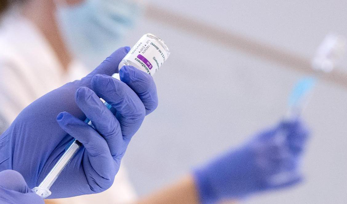 Astra Zenecas coronavaccin har blivit omdiskuterat de senaste dagarna. Arkivbild. Foto: Johan Nilsson/TT