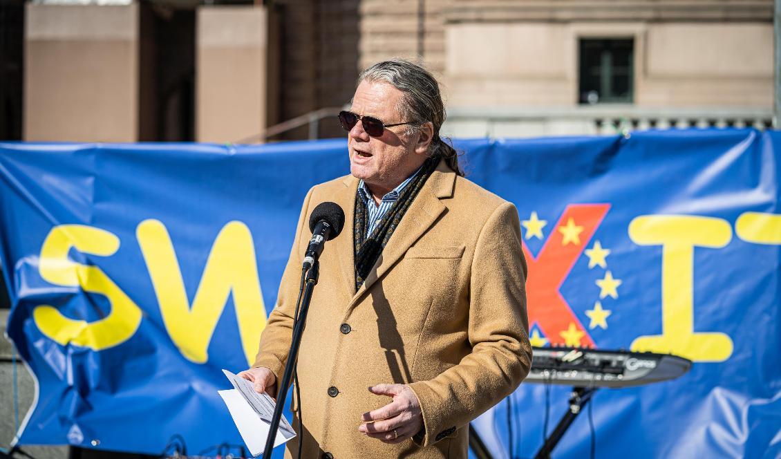 



Ulf Ström, Swexitpartiets ordförande, anser att krisen för euron är ett problem för euroländerna orsakat av ett inbyggt systemfel. Stockholm, 24 mars 2021. Foto: Sofia Drevemo                                                                                                                                                                                