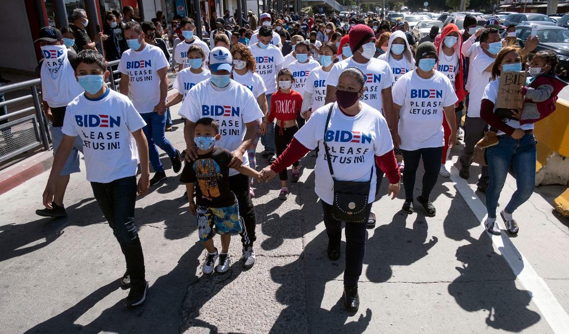 



Migranter i Tijuana i Mexiko den 2 mars 2021. Foto: Guillermo Arias/AFP via Getty Images                                                                                                                                                                                