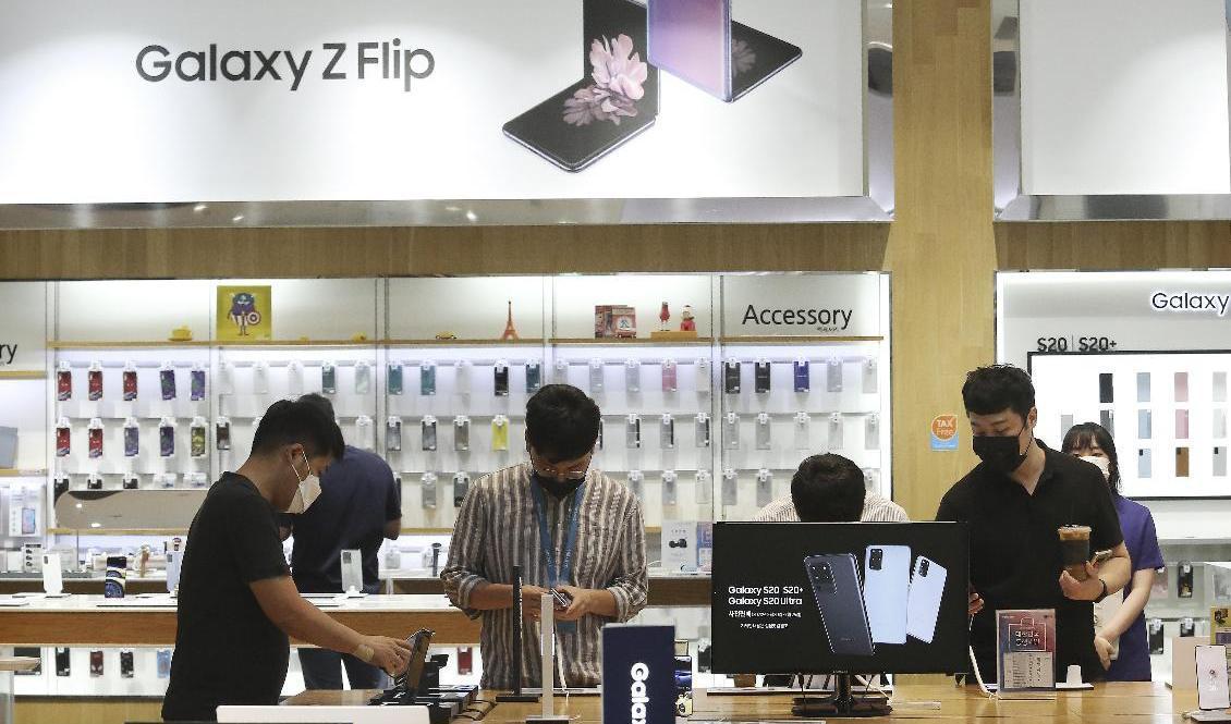 Rörelsevinsten för den sydkoreanska teknikjätten Samsung Electronics uppskattas ha ökat med över 44 procent det första kvartalet 2021. Arkivbild. Foto: Ahn Young-joon/AP/TT