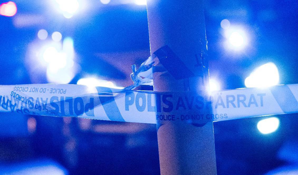 Polisen söker gärningsmän efter att en ung man skjutits till döds i Kista. Arkivbild. Foto: Johan Nilsson/TT