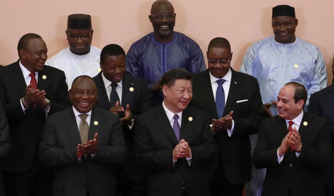 
Kinas ledare Xi Jinping i ett gruppfoto med ledare för flera afrikanska länder under forumet för samarbete mellan Kina och Afrika (FOCAC) 2018 i Peking 3 september 2018. Foto: How Hwee Young/Pool/Getty Images                                            