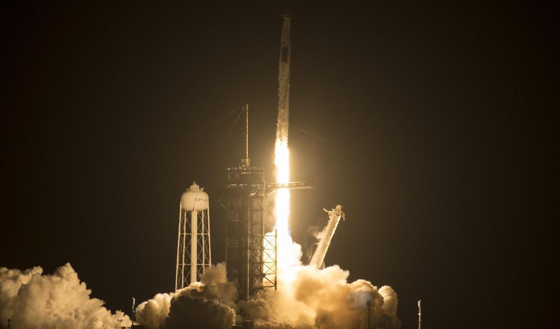 En Falcon 9-raket på väg att lämna Kennedy Space Center i Florida. Arkivbild. Foto: Aubrey Gemignani/Nasa/AP/TT