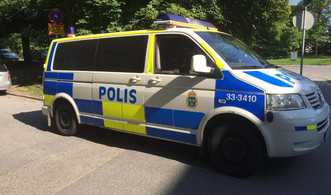 


En man har skjutits ihjäl i Hjulsta norr om Stockholm. Foto: Tony Lingefors                                                                                                                                    