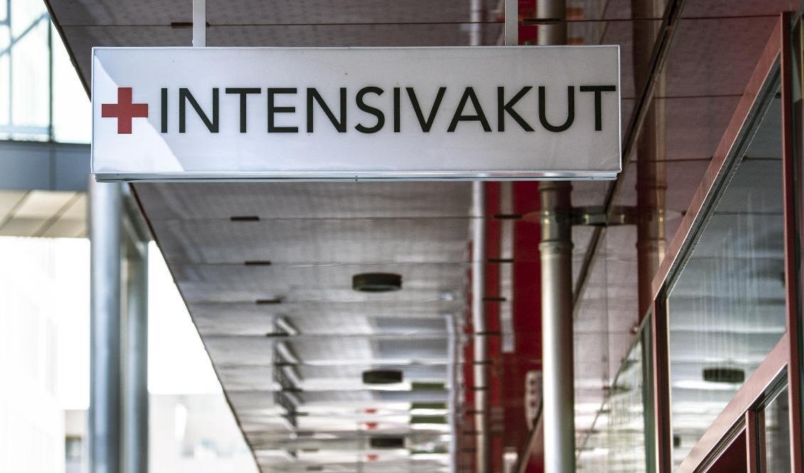 En tredjedel av de som vårdades på sjukhus för covid-19 i region Östergötland var utrikesfödda. De är också yngre än de svenskfödda och har högre överlevnad, enligt en ny rapport. Arkivbild. Foto: Anders Wiklund/TT