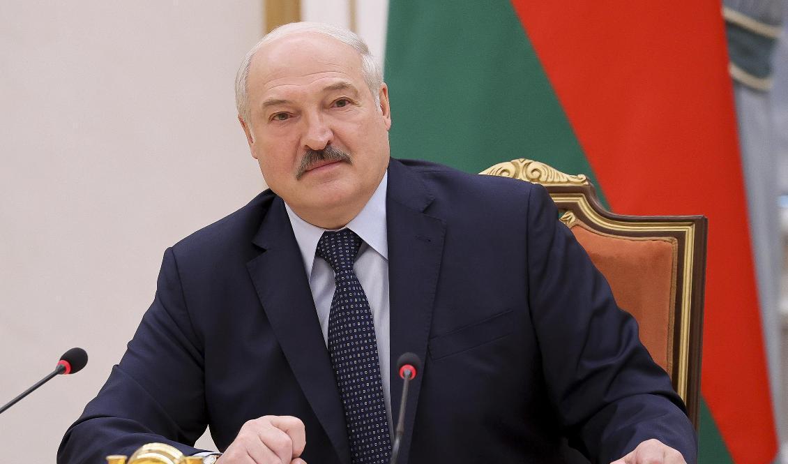 Belarus president Aleksandr Lukasjenko har kritiserats sedan ett passagerarplan tvingades ned i Minsk. Arkivbild. Foto: Sergei Sheleg/AP/TT