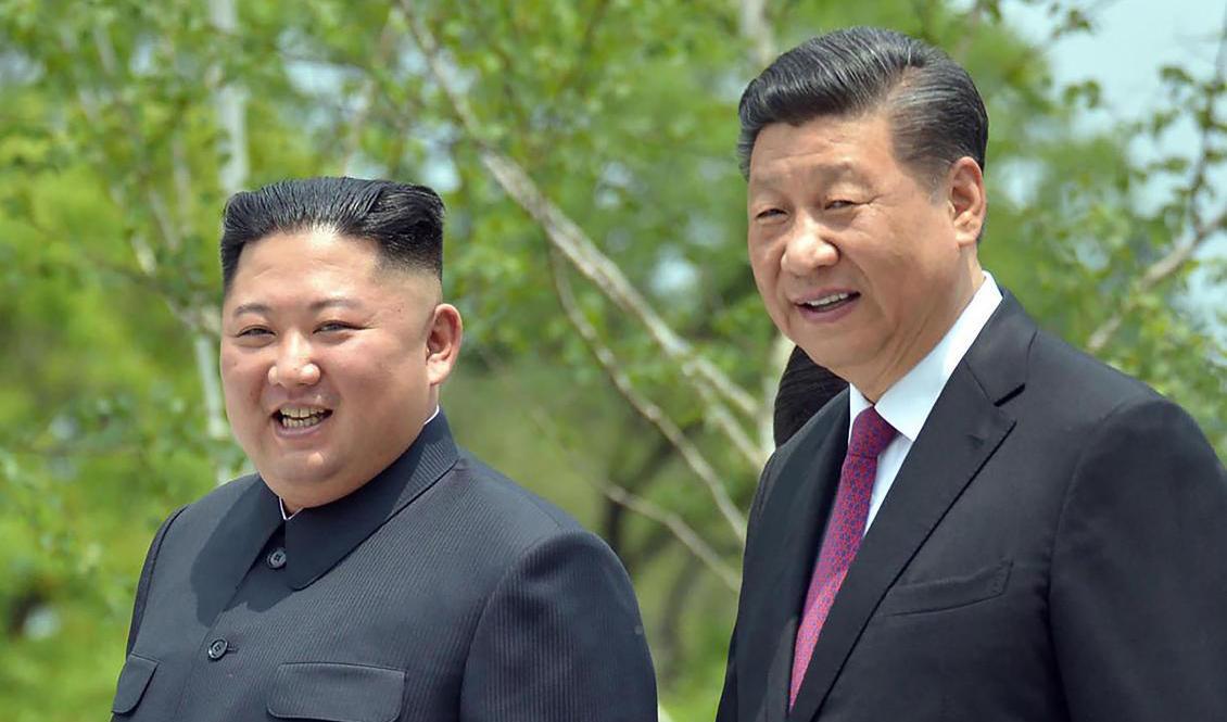 Nordkoreas ledare Kim Jong-Un och Kinas president Xi Jinping, här på en bild från 2019. Foto: KCNA/KNS/AP/TT