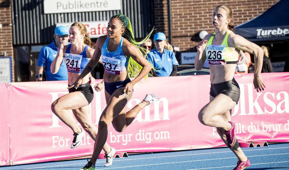 Kryjstsina Tsimanouskaja, till höger, uppges ha kidnappats av den egna delegationen. Foto: Christine Olsson/TT