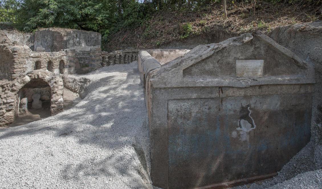 Den grav där Marcus Venerius Secundios skelett hittades i den antika staden Pompeji, i dagens Italien. Foto: Alfio Giannotti/AP/TT