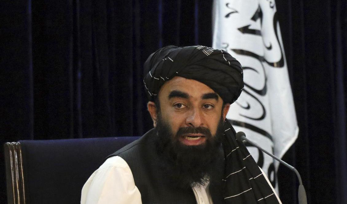 Talibanernas talesperson Zabihullah Mujahid presenterade medlemmar i extremiströrelsens "regering" på en presskonferens i Afghanistans huvudstad Kabul på tisdagen. Foto: Muhammad Farooq/AP/TT