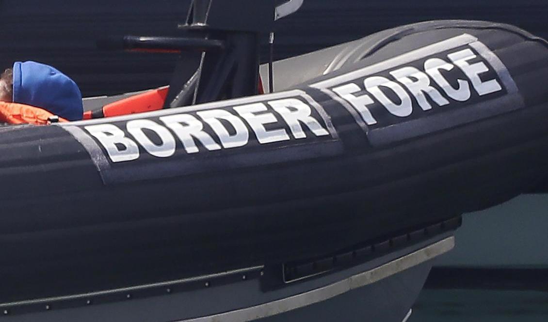 Foto Storbritannien planerar att stoppa migranter som kommer över Engelska kanalen. Arkivbild. Kirsty Wigglesworth/AP/TT